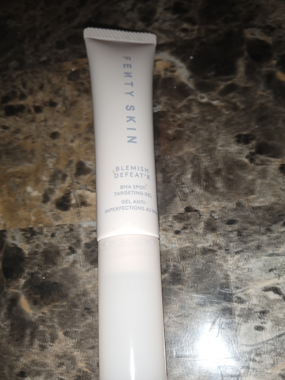 Rihanna Fenty Skin Blemish Defeatr BHA Spot Targeting Gel - White